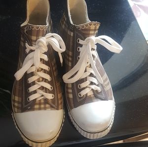 Gorgeous plaid rubber shoes